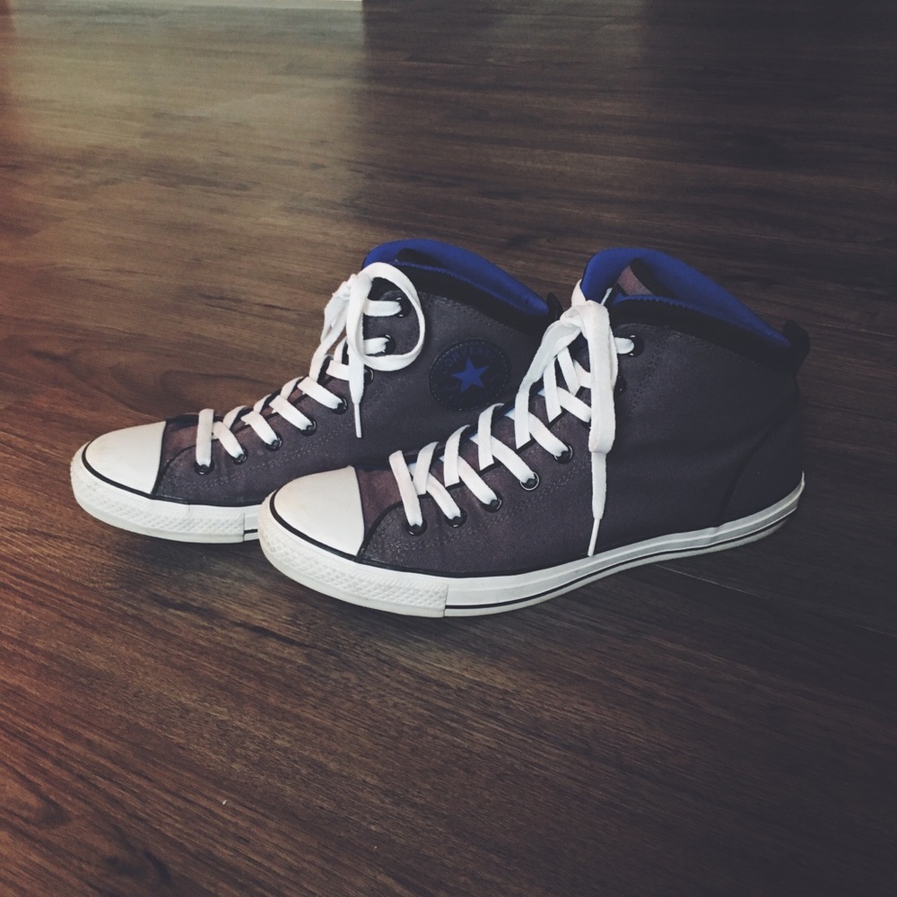 •Men’s Converse Shoes•